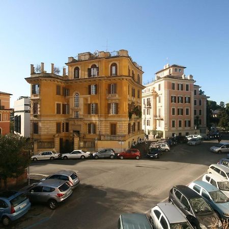 Tatusa Al Colosseo Róma Kültér fotó
