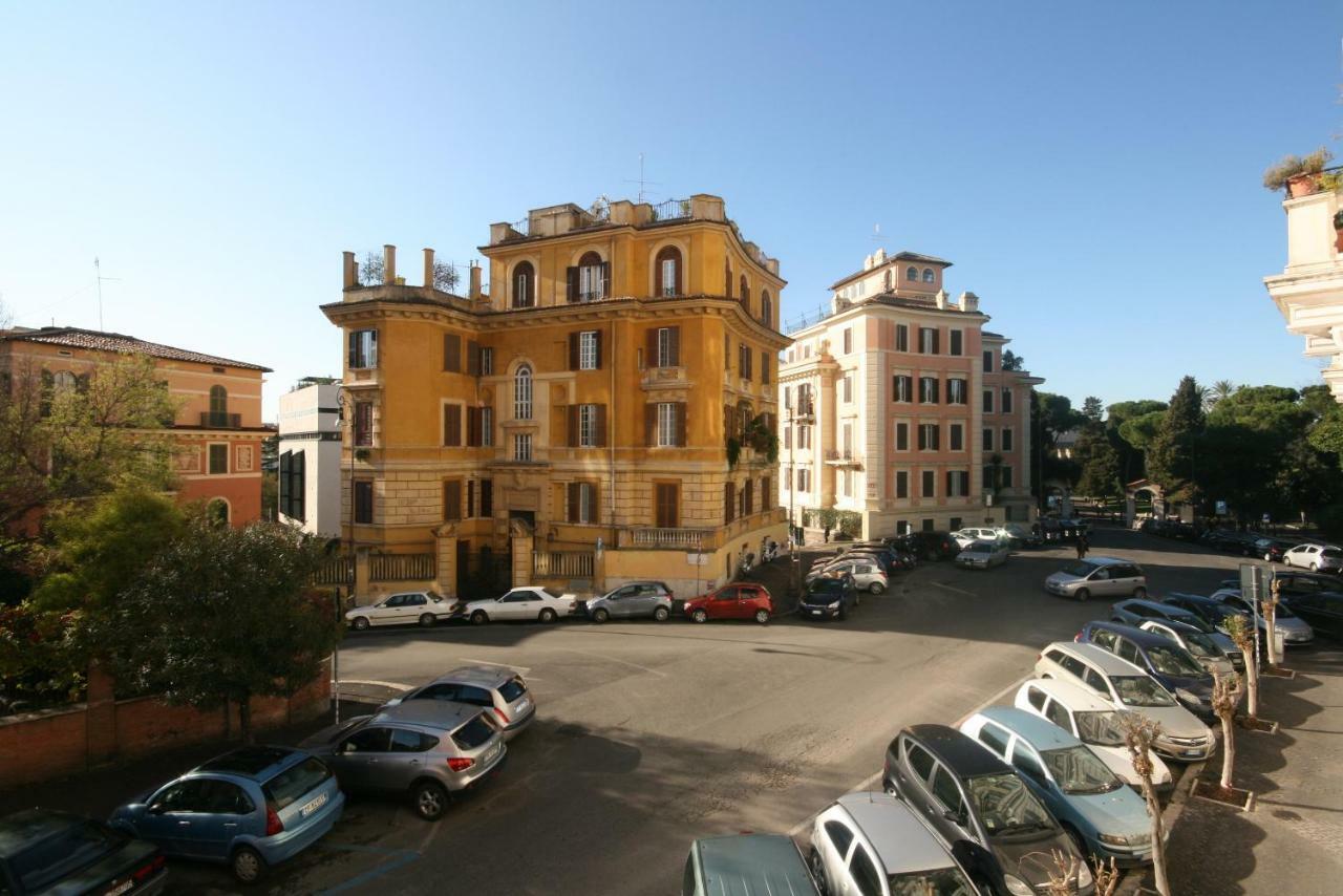Tatusa Al Colosseo Róma Kültér fotó