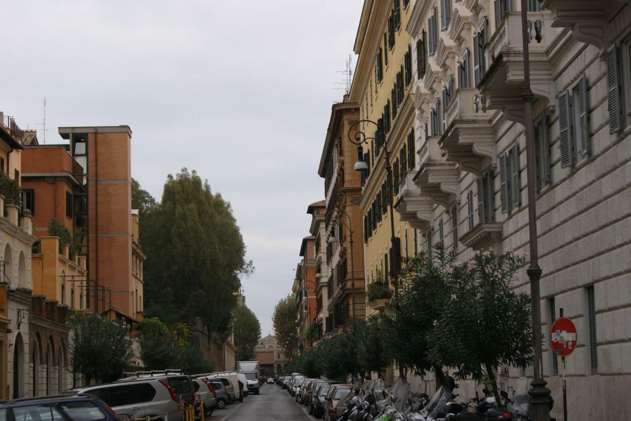 Tatusa Al Colosseo Róma Kültér fotó