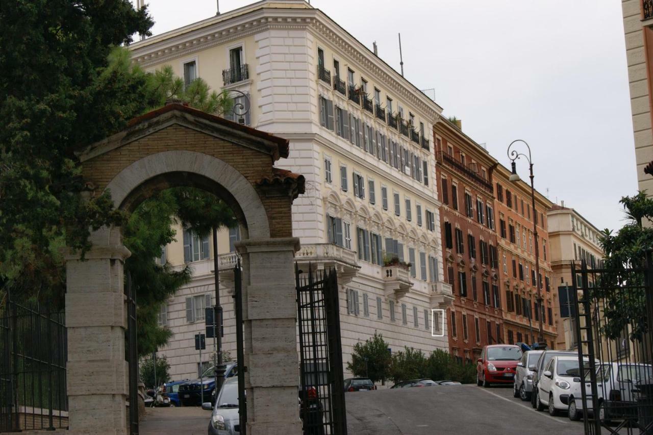 Tatusa Al Colosseo Róma Kültér fotó